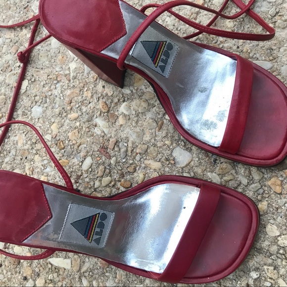 Sold🦋90s Aldo Red Leather Strappy Heel Sandals - Picture 2 of 7